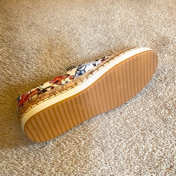 Women Floral Pattern Slip On Espadrilles - Picture 4 of 4